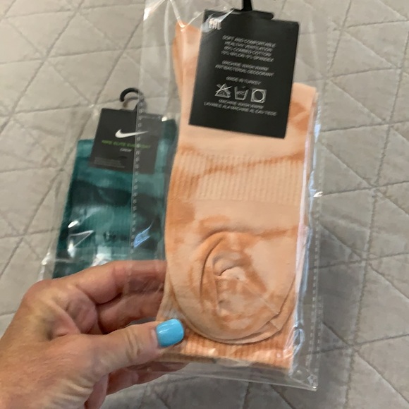 Nike Tie Dye Crew Socks, NEW - Picture 7 of 7
